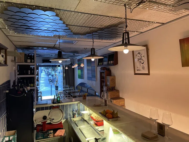 La barra — The Net Zero Wine Bar, Gràcia, Barcelona
